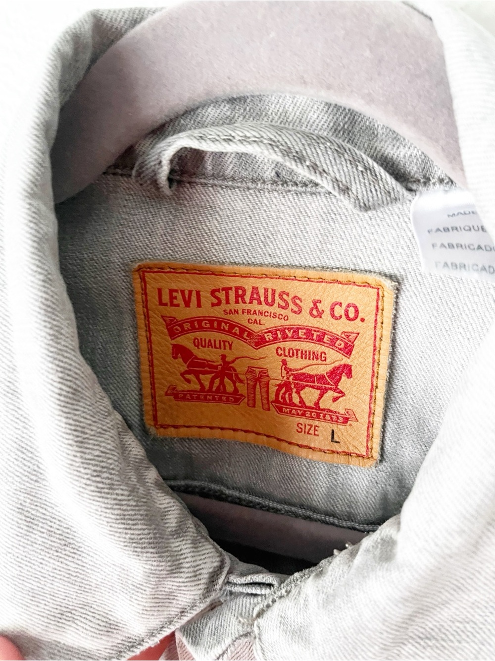 Levi's Gray Denim Vest Men's Large Distressed Trucker Acid Stonewash Grunge - Picture 5 of 6